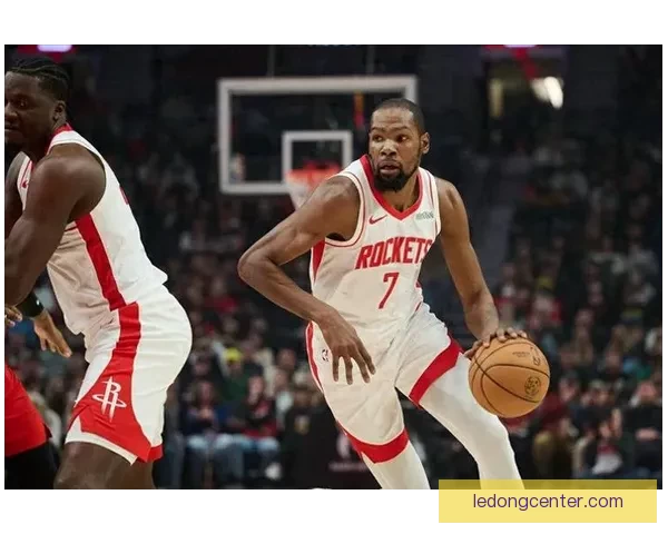 杜兰特谈破防秘诀：底线与三分跑位创造空间显威力